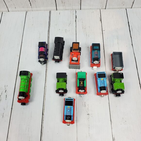 Thomas & Friends Mixed Lot Set of 10 Toy Trains Magnetic and Plastic Toddler Toy - Picture 2 of 5